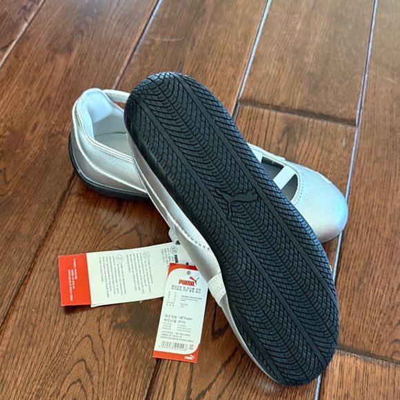 Puma Metallic Silver Flats with Straps - Picture 4 of 5